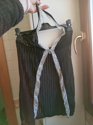 Lingerie nera con pizzo