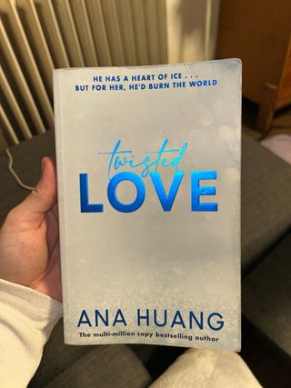 Libro “Twisted Love” - Ingles