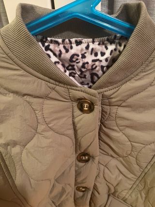 Cazadora acolchada verde Talla M