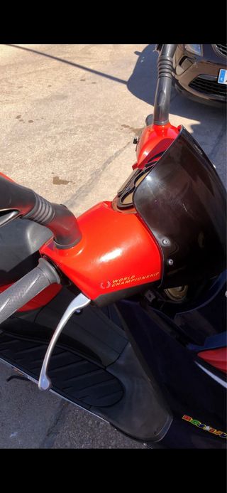 Aprilia SR 50 Edición Especial Rossi