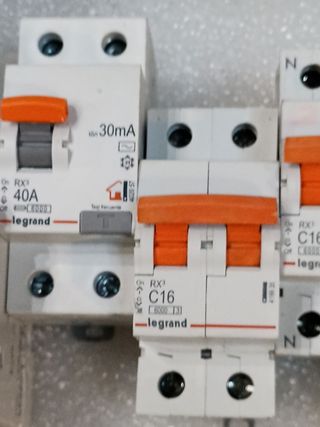 Lote de interruptores LegrandLote LEGRAND