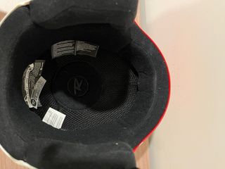 Casco de esquí Rossignol rojo y blanco