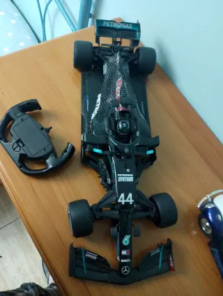 Coche F1 Mercedes Benz Negro