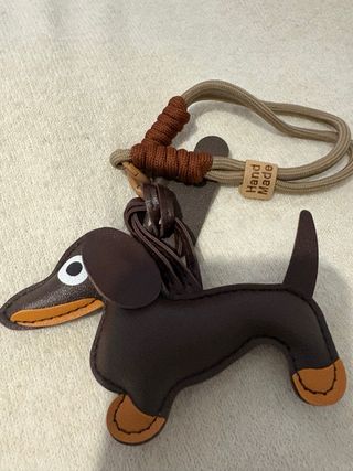 Llavero Perro Salchicha Marrón