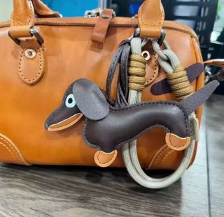 Llavero Perro Salchicha Marrón