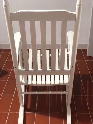 Silla Mecedora Blanca de Madera