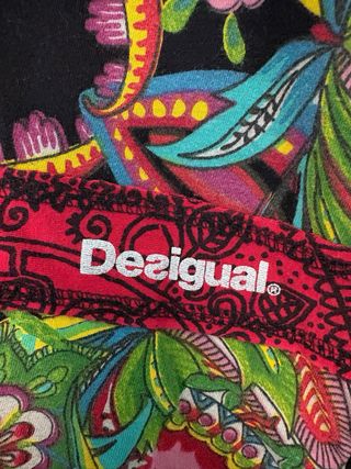 Camiseta Desigual Talla M Negra Multicolor
