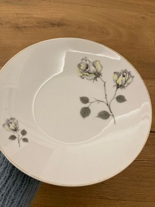 Set piatti Schonwald bordo oro