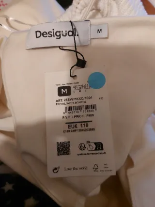 Vestido Desigual Cut-out Coral