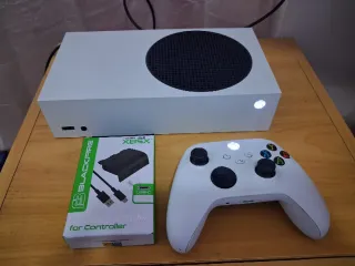 Xbox Series S Blanca + Mando + Bateria Recargable