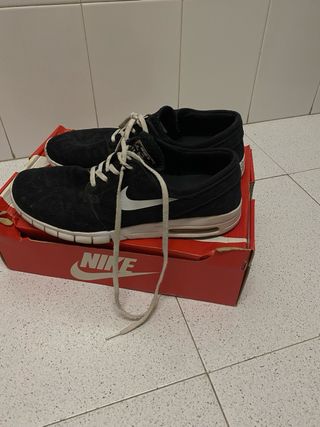 Zapatillas Nike Negras y Blancas En perfecto estad