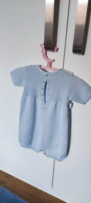 1=10€, 2=17€. Buzo bebé 3-6 meses