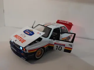 BMW E30 M3 escala 1/18. 21/9 cm aprox