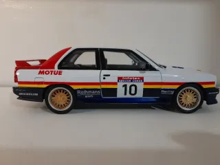 BMW E30 M3 escala 1/18. 21/9 cm aprox