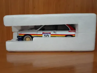 BMW E30 M3 escala 1/18. 21/9 cm aprox