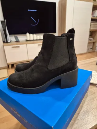 Botines Mustang imitación Ante Negro Talla 40