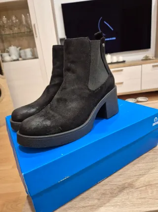 Botines Mustang imitación Ante Negro Talla 40