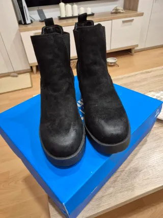 Botines Mustang imitación Ante Negro Talla 40