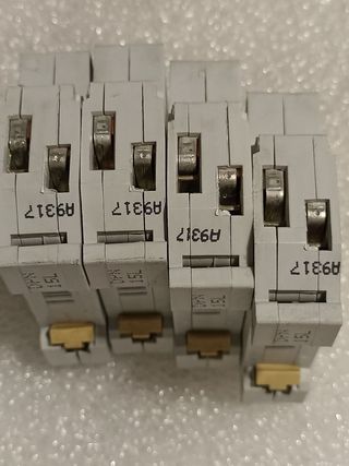 4 Interruptores DPN 15A Merlin Gerin4-DPN 15A MERL