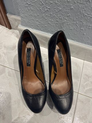 Zapatos de salón negros tacón alto