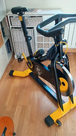 Bicicleta Spinning Reebok Negra y Amarilla