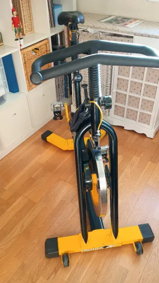 Bicicleta Spinning Reebok Negra y Amarilla