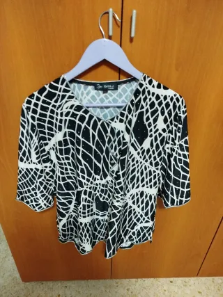 Blusa de vestir estampada