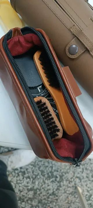 Kit Limpiador de Zapatos Marrón y Plateado