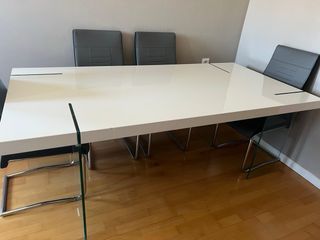 Mesa de comedor y 6 sillas