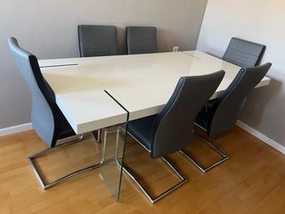 Mesa de comedor y 6 sillas