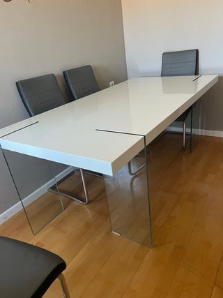 Mesa de comedor y 6 sillas