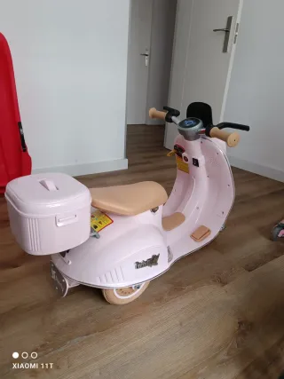 Moto eléctrica infantil rosa