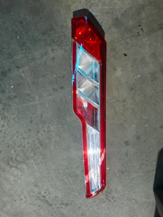 Piloto Trasero Izquierdo Ford Transit Custom