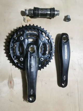 Bielas y Caja Pedalier Shimano