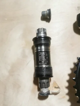 Bielas y Caja Pedalier Shimano