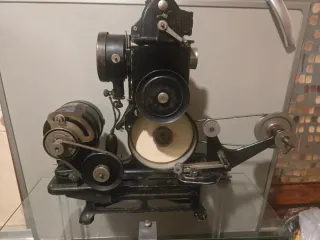 Proyector Pathé Baby 9.5mm Años 20