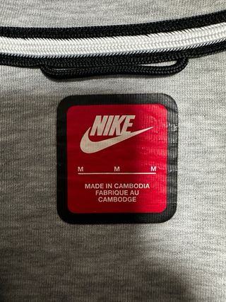 Conjunto Nike Tech Gris Talla M
