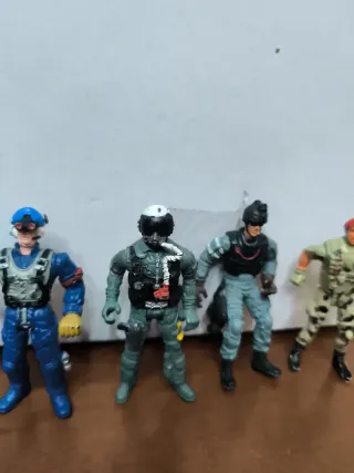 Lotto 5 soldatini militari