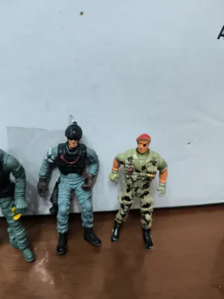 Lotto 5 soldatini militari