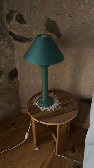 Lámpara de pie de cerámica y pantalla tectil