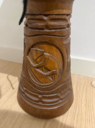 Tamburi africani in legno e pelle