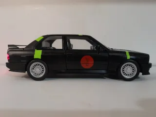 BMW E30 M3 escala 1/18. 21/9 cm aprox
