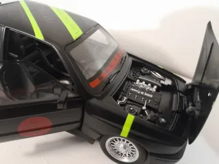 BMW E30 M3 escala 1/18. 21/9 cm aprox