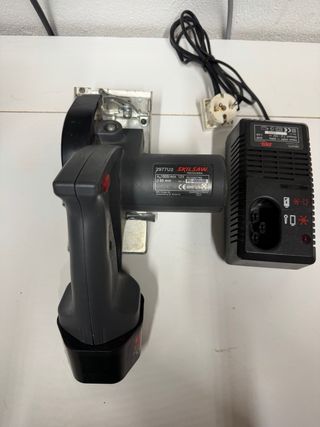 Sierra Circular SKILSAW 2977U2 + Cargador
