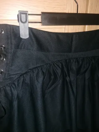 Minifalda gótica con volantes