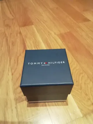 Reloj Tommy Hilfiger Negro y Plateado
