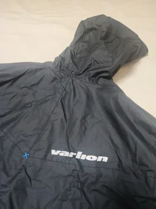 Chubasquero Varlion Negro y Azul