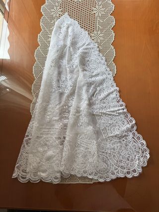 Mantilla Fallera media luna Blanca