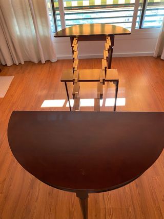 Mesa comedor 2 cuadradas + metaquilato+sofa de tes