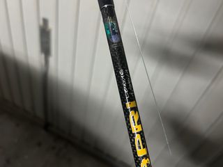 Caña y carrete de pesca para embarcación